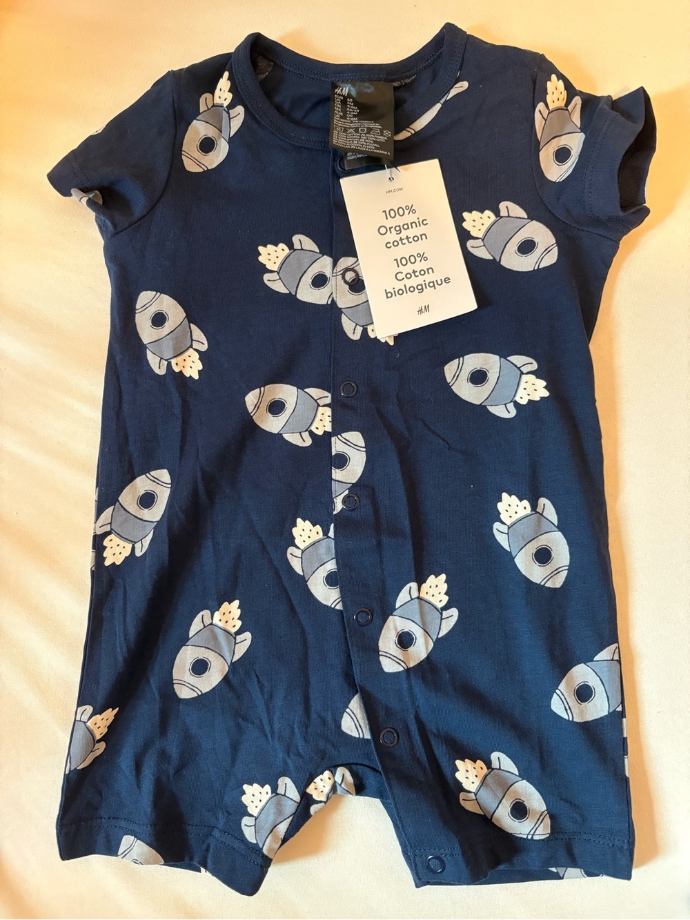 *2 for $15* H&M short cotton pyjama jumpsuit with spaceship print, size 4-6m